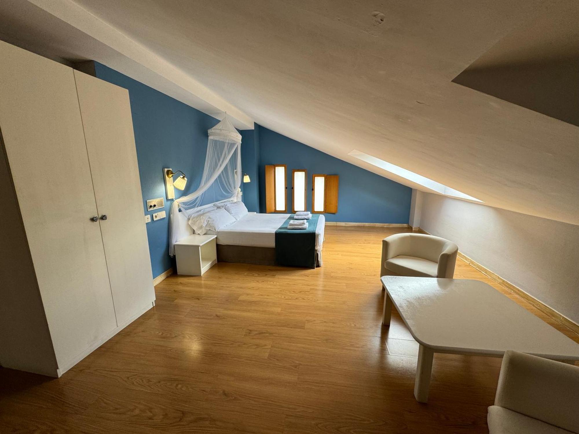 Hotel Jakue Puente La Reina Luaran gambar